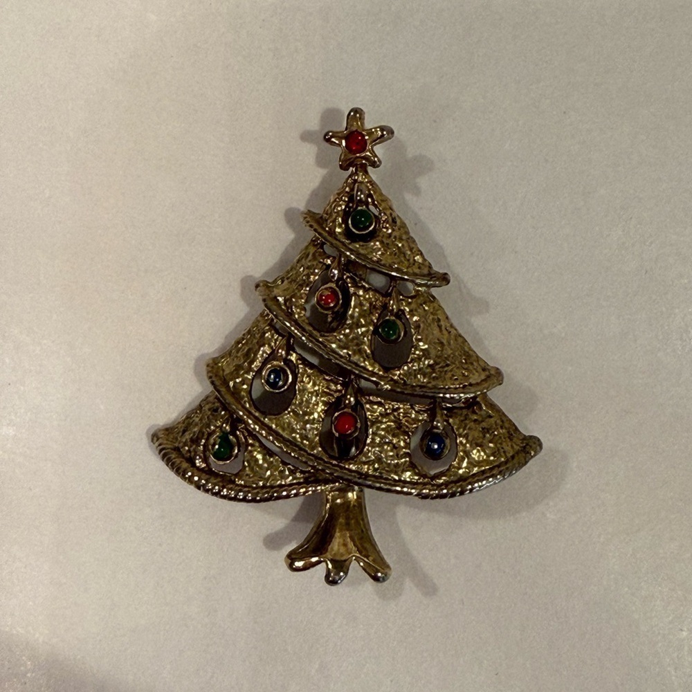 Vintage Christmas tree brooch brass colored gold color - Picture 5 of 5
